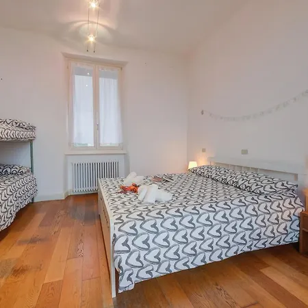 Mila Bike & Wifi: Garden Retreat Near Maggiore - Happy Vakantiehuis