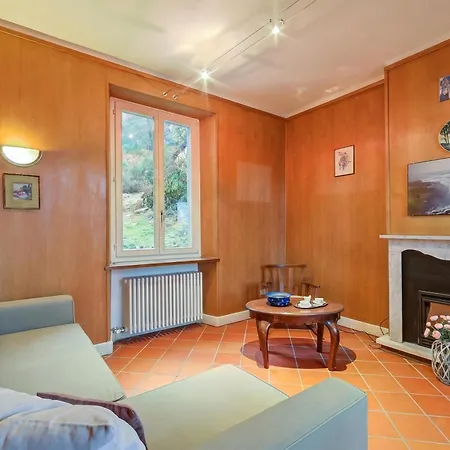 Mila Bike & Wifi: Garden Retreat Near Lake Maggiore - Happy Rentals 別荘