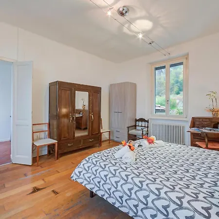 Mila Bike & Wifi: Garden Retreat Near Lake Maggiore - Happy Rentals 別荘